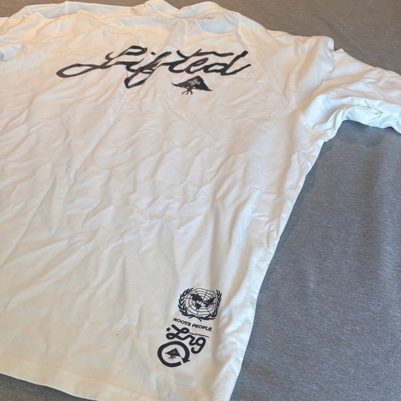 LRG Men's White Long Sleeve Graphic Tee - Picture 3 of 9